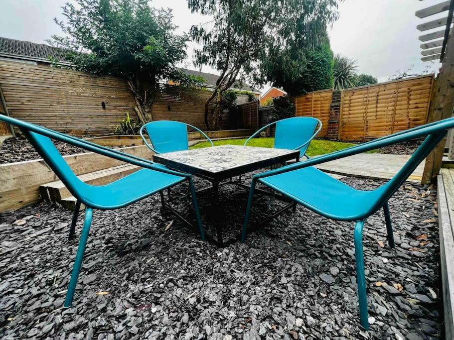 Villa Entire Modern House In Tamworth - 2 Double Beds + Free Parking Exterior foto